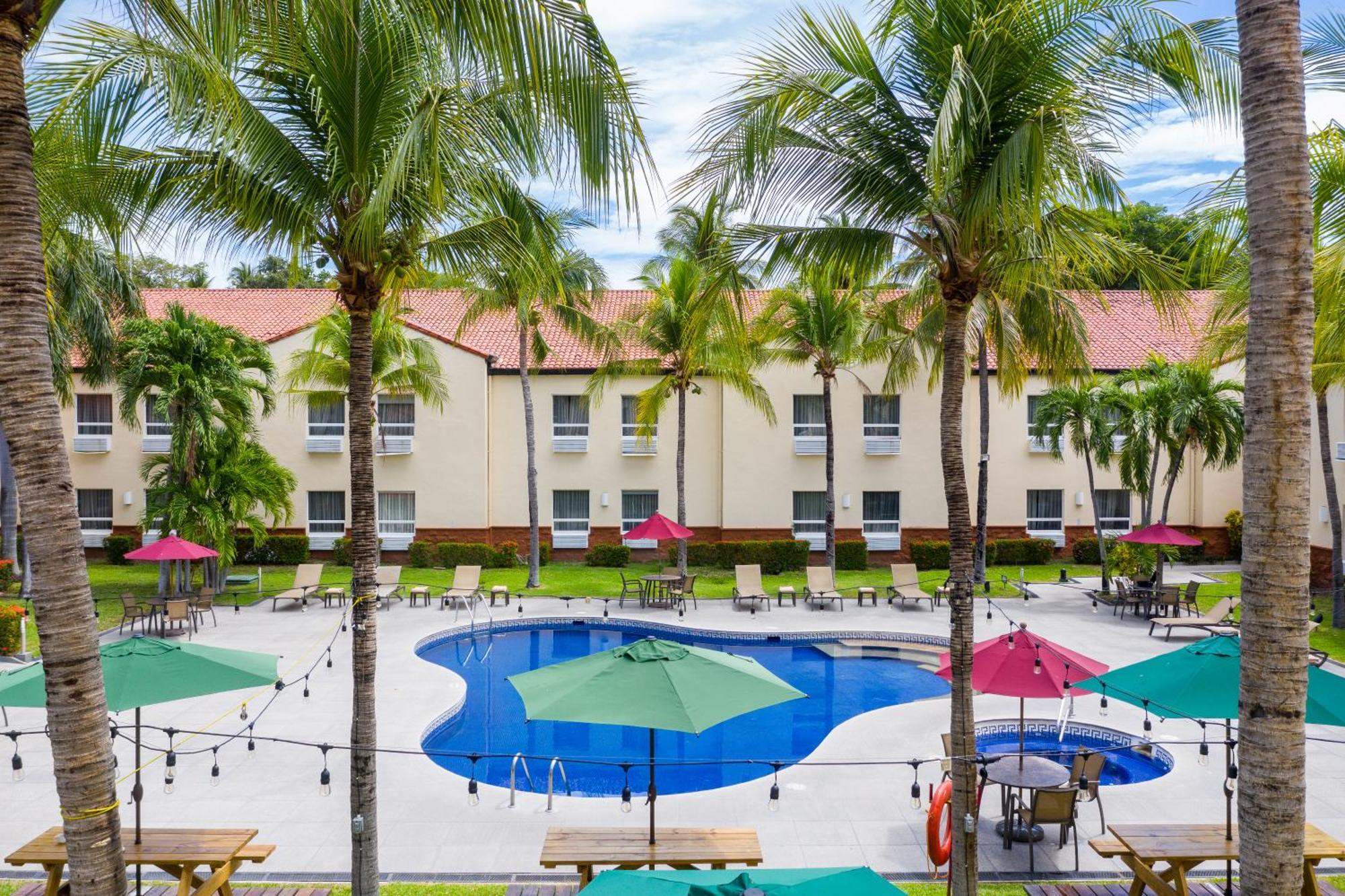 Quality Hotel Real Aeropuerto San Salvador San Luis Dış mekan fotoğraf