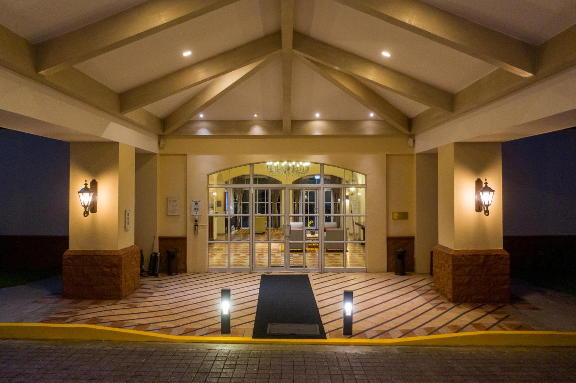 Quality Hotel Real Aeropuerto San Salvador San Luis Dış mekan fotoğraf